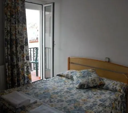 Pensionat Fonda Lluna *